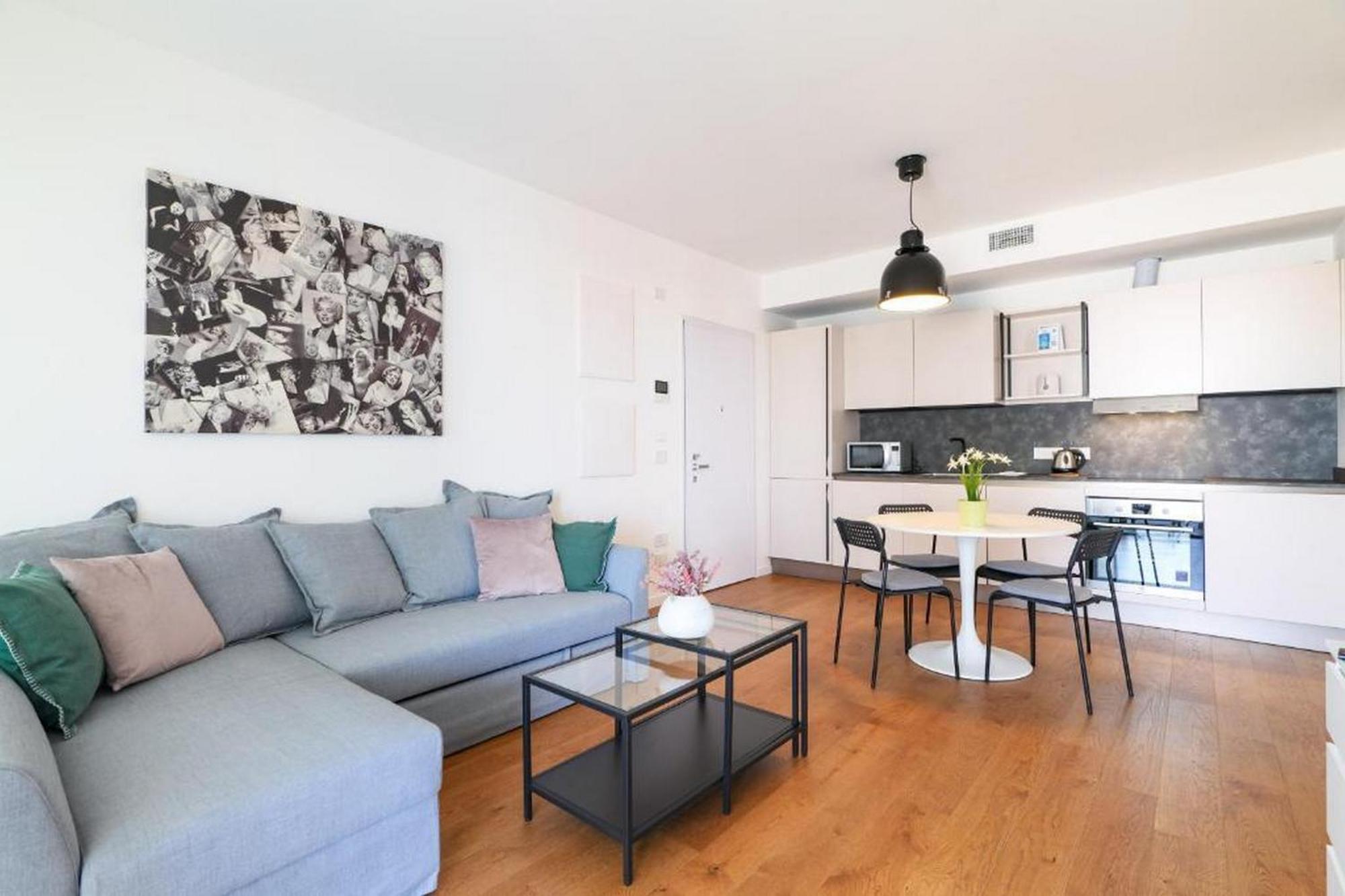 Lovely Terrace Apartment - Porta Romana District มิลาน ภายนอก รูปภาพ