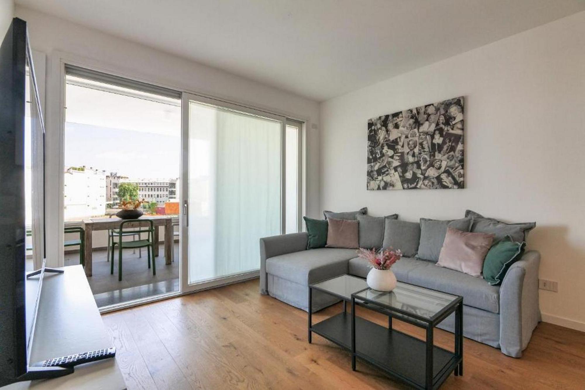 Lovely Terrace Apartment - Porta Romana District มิลาน ภายนอก รูปภาพ